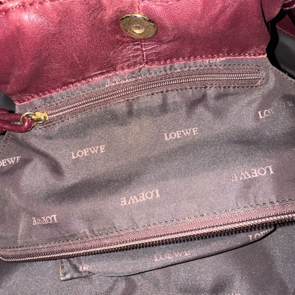 Pre-owned LOEWE NAPPA AIRE Metallic Patent Leather Burgundy Boho Handbag - Picture 6 of 8